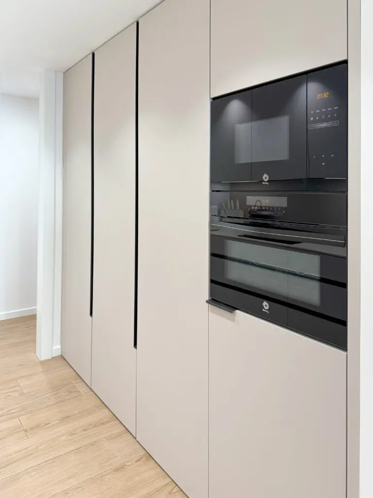 Murales Serie Gola Pura, Horno-micro integrados